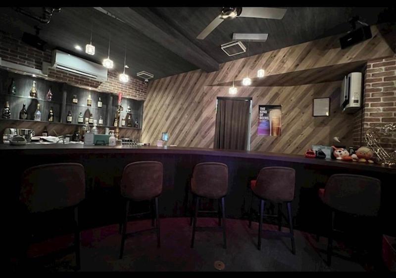 ガールズラウンジ WHITEのアルバイト・バイト求人情報-03