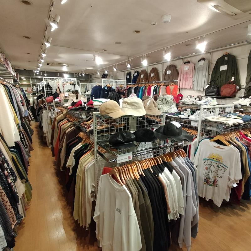 株式会社リンク(ブランド古着BAZZSTORE)のアルバイト・バイト求人情報-02