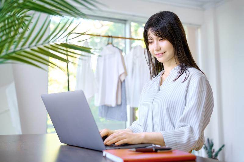 社内での受託開発と顧客先常駐型の両方のプロジェクトに対応したエンジニアの成長を重視した企業のアルバイト・バイト求人情報-02
