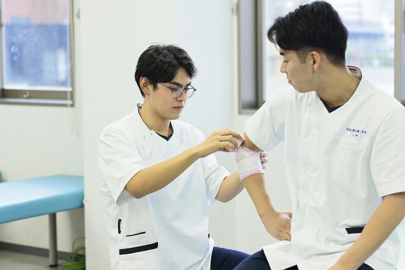 学校法人鈴木学園 専門学校中央医療健康大学校のアルバイト・バイト求人情報-03
