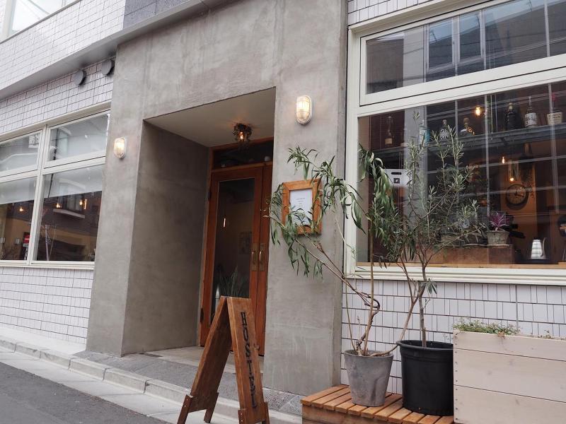 almond hostel & cafe