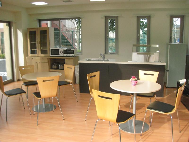 【社会福祉法人仁愛会】和泉サナホームの求人・転職情報-03