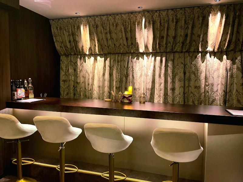 Ladies Bar Emilia《レディースバー エミリア》のアルバイト・バイト求人情報-03