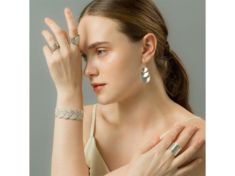 BLUEjewelry　イオンモール岡山店のアルバイト・バイト求人情報-05