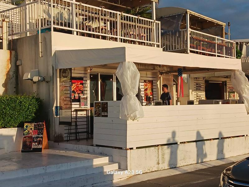 WHITEdogBURGERのアルバイト・バイト求人情報-02