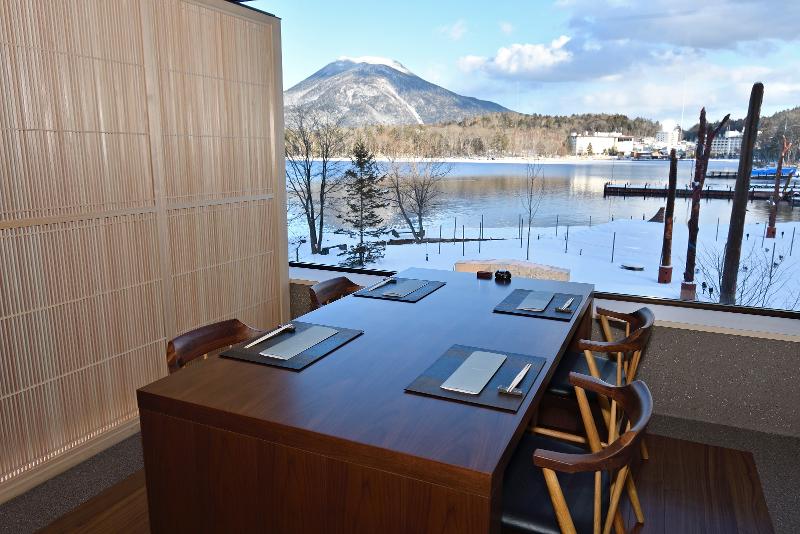 鶴雅ホールディングス株式会社の求人・転職情報