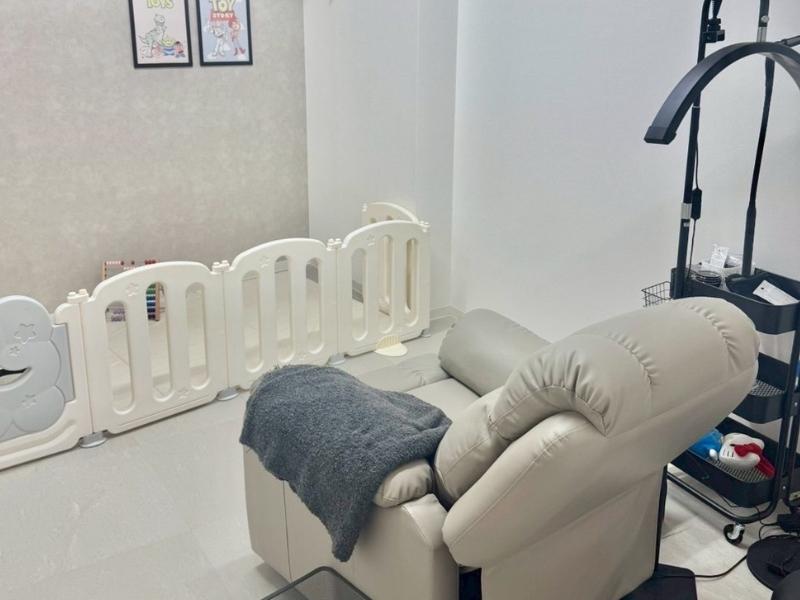 mo:eye【まつ毛・眉毛サロン】のアルバイト・バイト求人情報-02