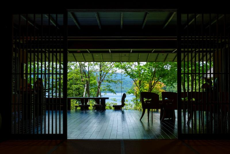 鶴雅ホールディングス株式会社の求人・転職情報