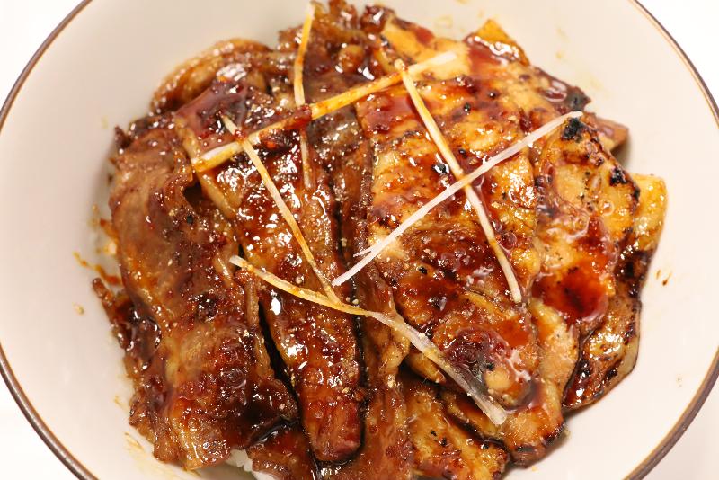 あぶり肉丼 研究屋 2牛9豚のアルバイト・バイト求人情報-04