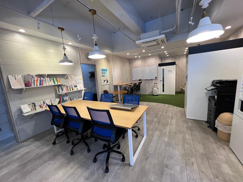 勉強カフェ大阪江坂ローソン店内のアルバイト・バイト求人情報-04