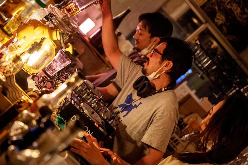 呑めるカレー屋「curry but curry(カリバカリー)」のアルバイト・バイト求人情報-05