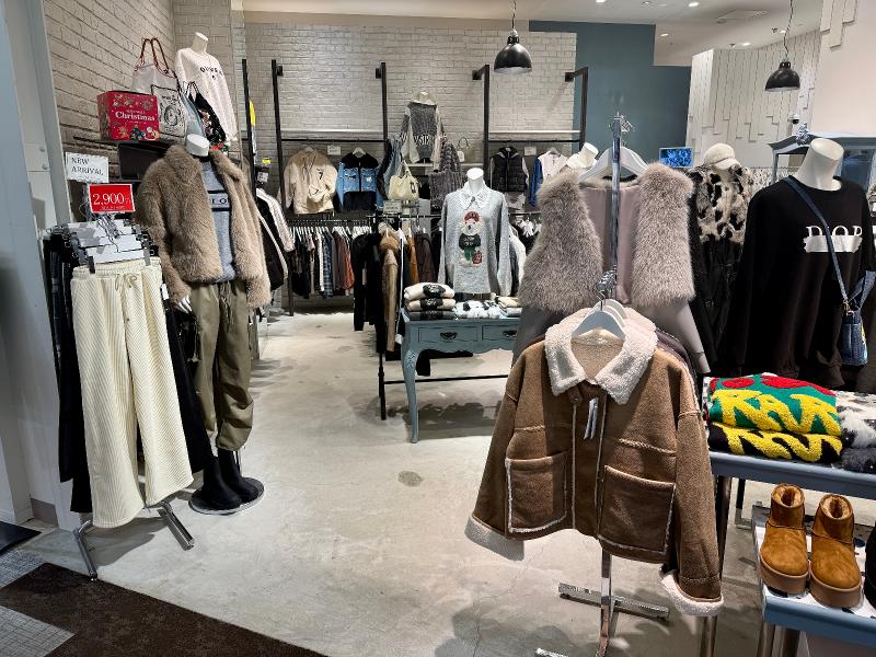 LUZIR　イオンモール大日のアルバイト・バイト求人情報-05