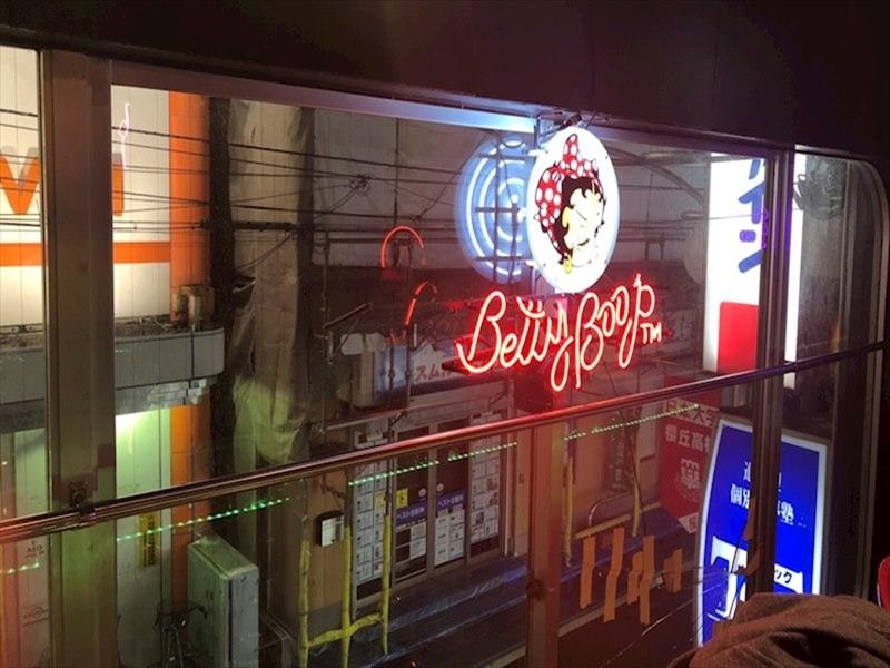 Girls Bar HONEY RABBITのアルバイト・バイト求人情報-05