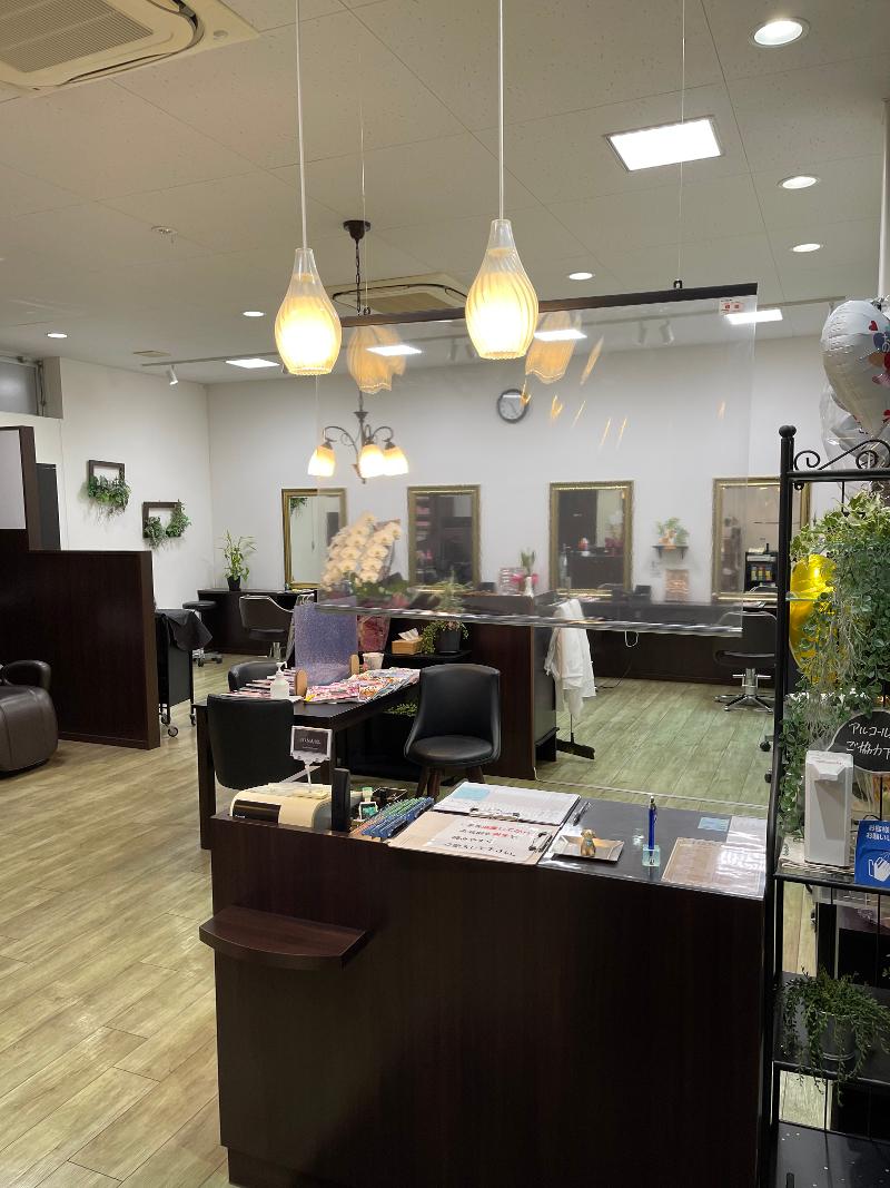 IONA HAIR STUDIO(イオナヘアスタジオ)の求人・転職情報-02