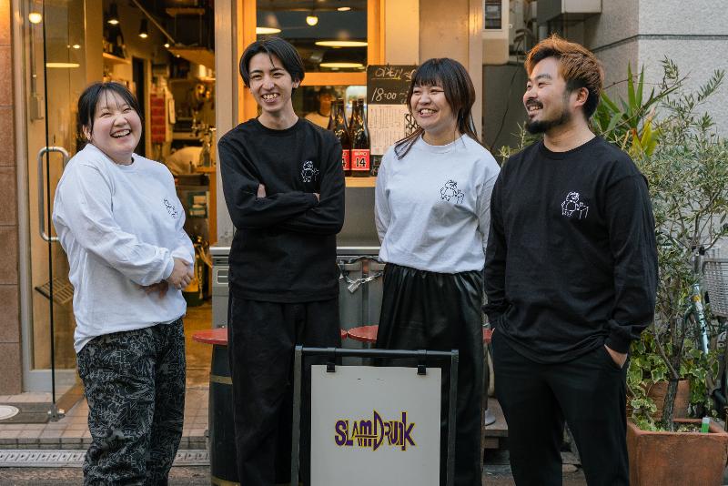 求人 flk000530 採用強化月間】オシャレな立ち飲み居酒屋のホールスタッフ