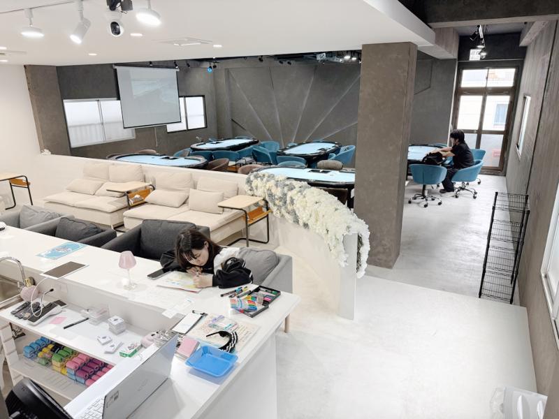 株式会社EXE(カフェ&ポーカー)のアルバイト・バイト求人情報-04