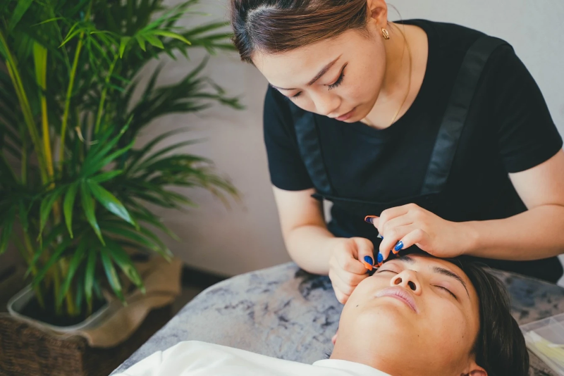 8BROW豊田店のアルバイト・バイト求人情報-04