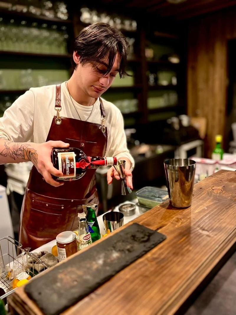 Third Place Bar FIZZのアルバイト・バイト求人情報-02