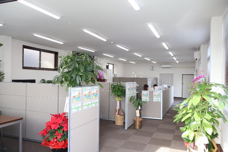イエステーション延岡店(株式会社アクロス不動産)のアルバイト・バイト求人情報-02
