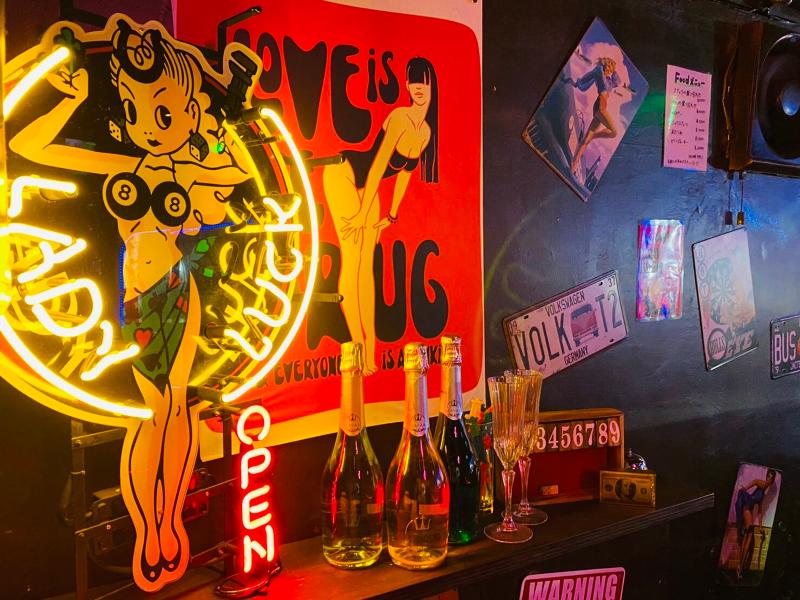 Girls Bar HONEY RABBITのアルバイト・バイト求人情報-03