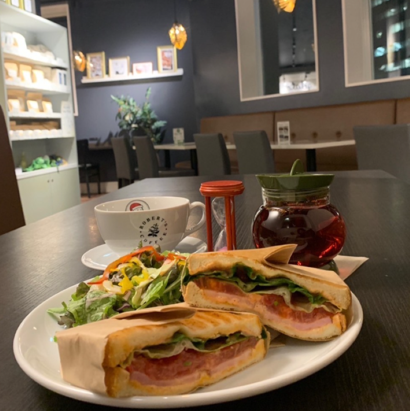 ロバーツコーヒー東京ドームシティ店(コーヒー店)のアルバイト・バイト求人情報-05