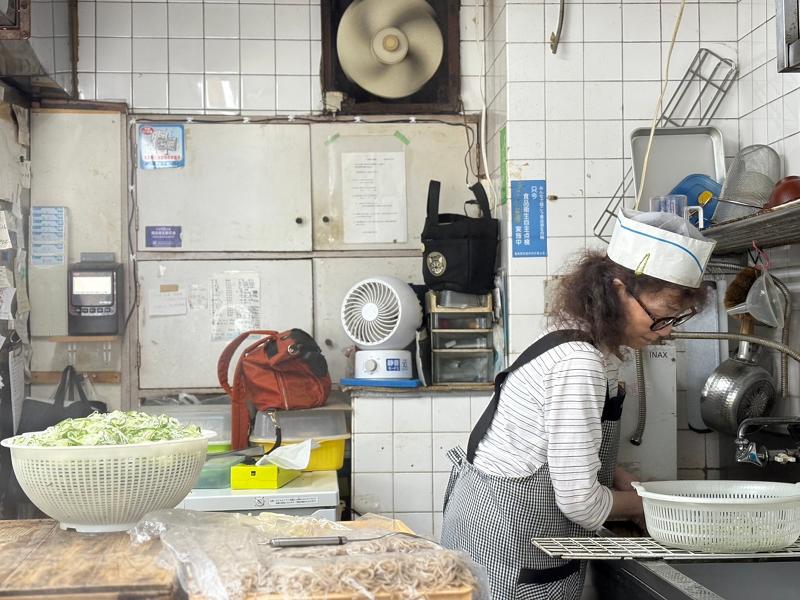 立ち食いそば屋「百万石」(有限会社昌京苑)のアルバイト・バイト求人情報-02